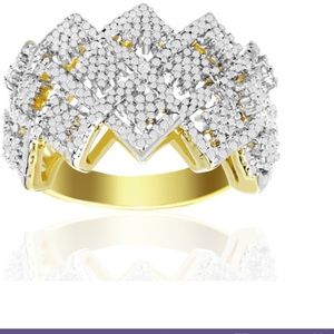 $3/30 Size 7 Ring With diamond like accents